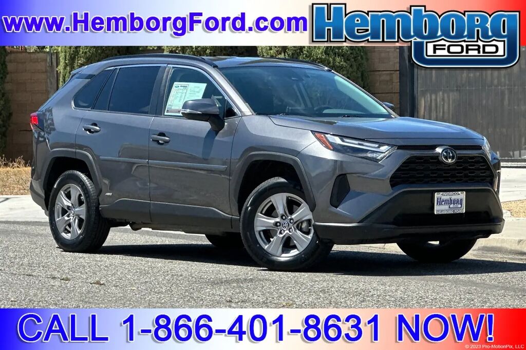 2023 Toyota RAV4 Hybrid LE — photo 1 of 13
