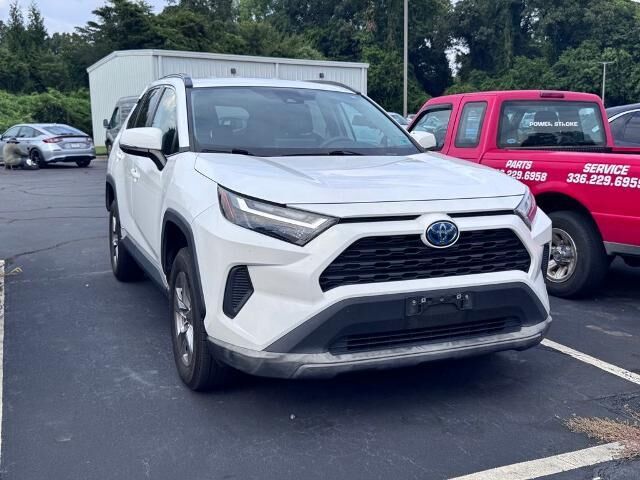 2023 Toyota RAV4 Hybrid LE — photo 1 of 10