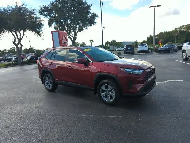 2025 Toyota RAV4 Hybrid XLE