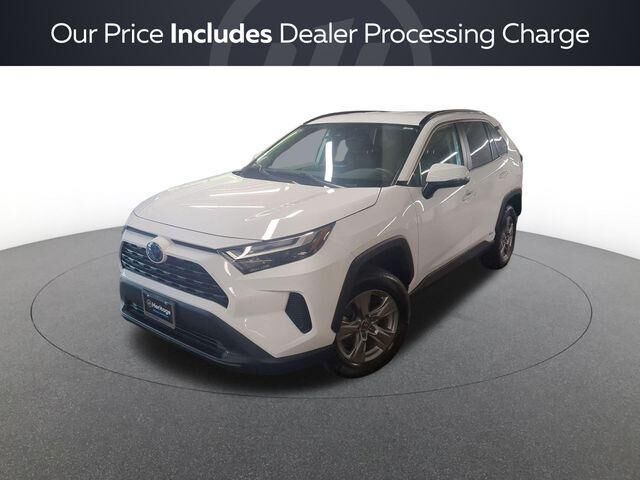 2024 Toyota RAV4 Hybrid XLE — photo 1 of 9