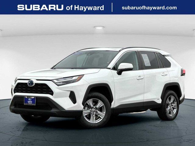 2022 Toyota RAV4 Hybrid XLE