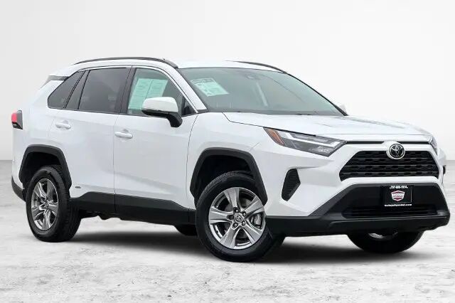 2025 Toyota RAV4 Hybrid XLE