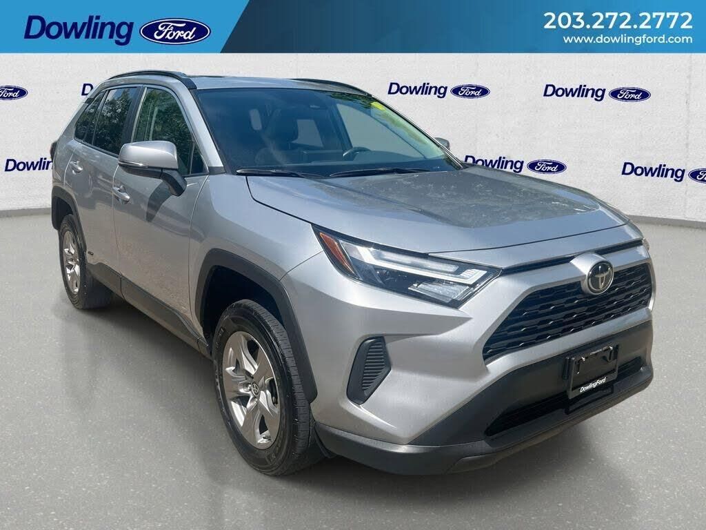 2025 Toyota RAV4 Hybrid XLE — photo 1 of 1