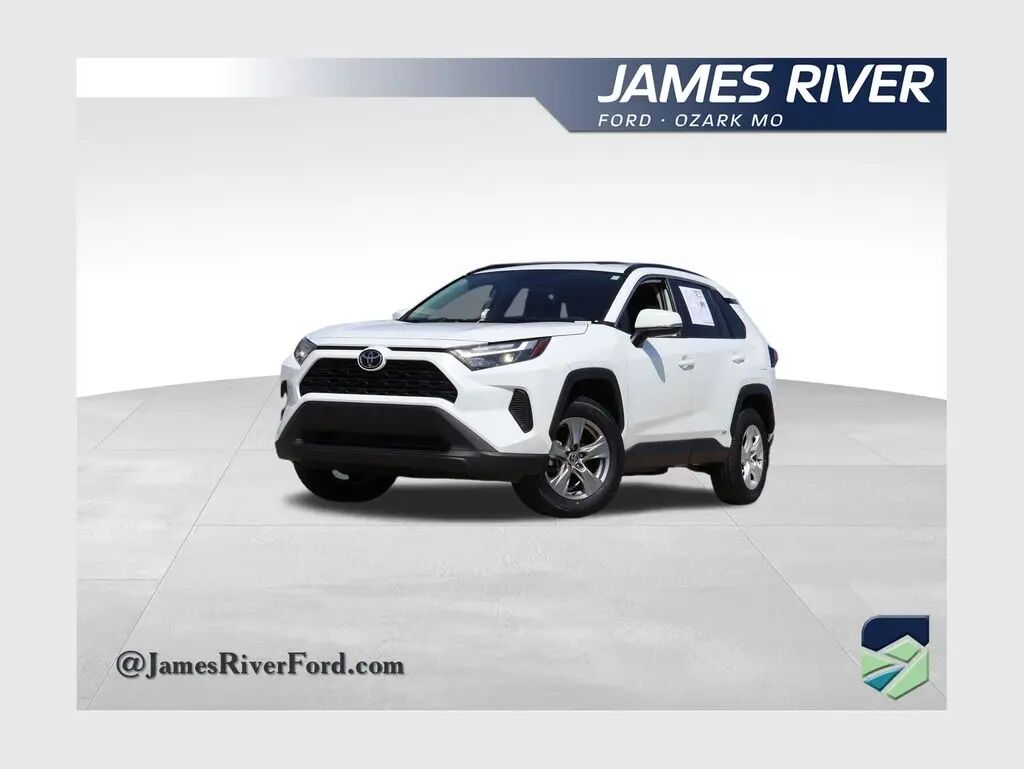2025 Toyota RAV4 Hybrid XLE — photo 1 of 13