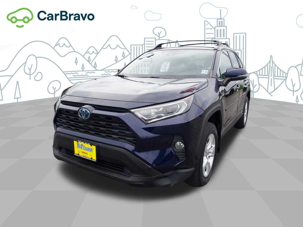 2021 Toyota RAV4 XLE — photo 1 of 1