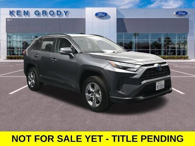 2022 Toyota RAV4 Hybrid XLE