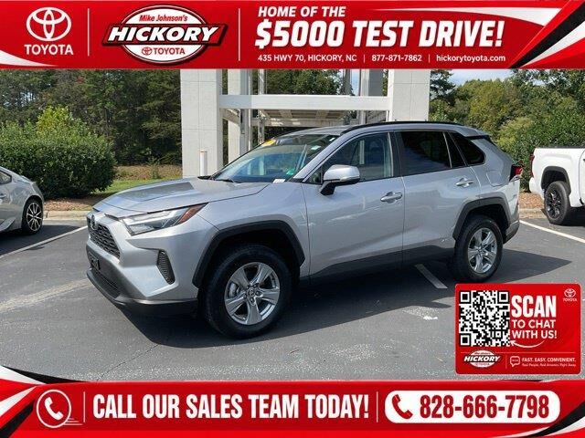 2025 Toyota RAV4 Hybrid XLE — photo 1 of 13