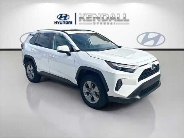 2023 Toyota RAV4 Hybrid XLE