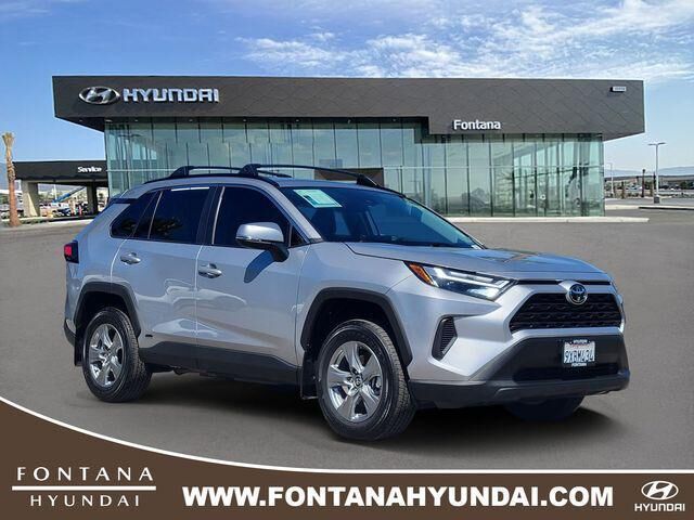 2025 Toyota RAV4 Hybrid XLE