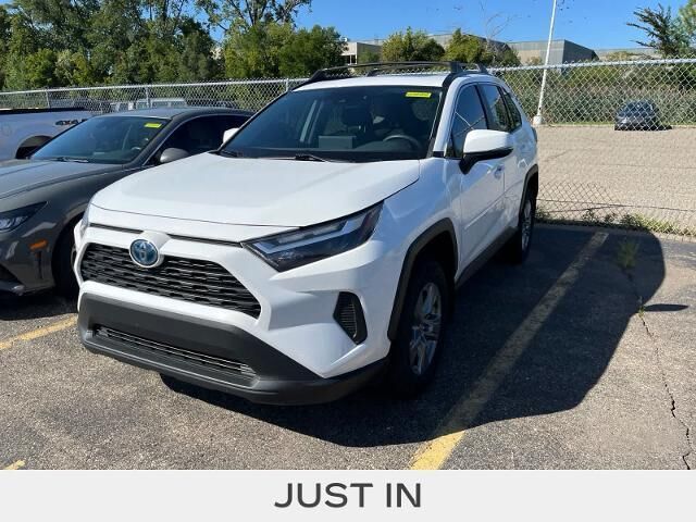 2022 Toyota RAV4 Hybrid XLE