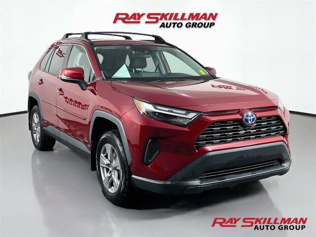 2023 Toyota RAV4 Hybrid XLE — photo 1 of 12