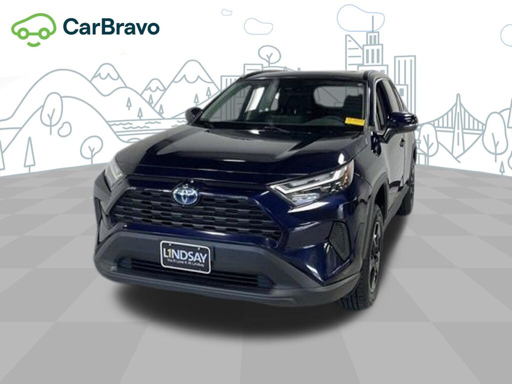 2024 Toyota RAV4 XLE — photo 1 of 6