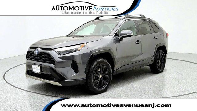 2022 Toyota RAV4 Hybrid SE