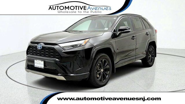 2023 Toyota RAV4 Hybrid SE