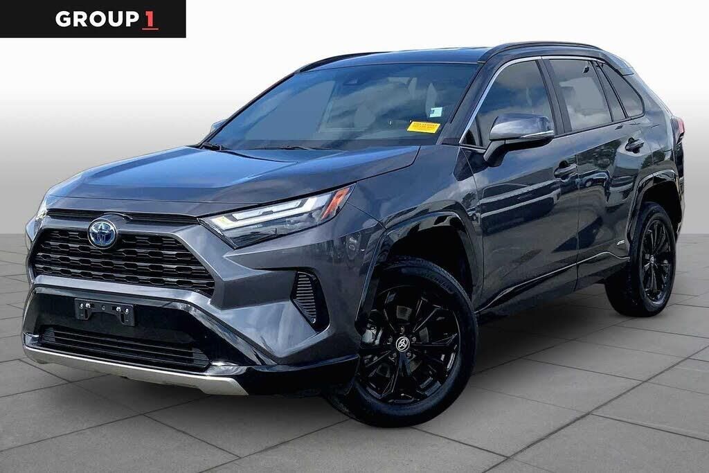 2023 Toyota RAV4 Hybrid SE — photo 1 of 13
