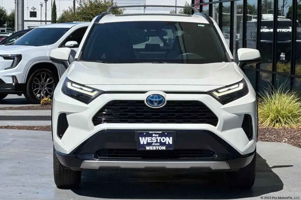2022 Toyota RAV4 Hybrid SE — photo 1 of 23