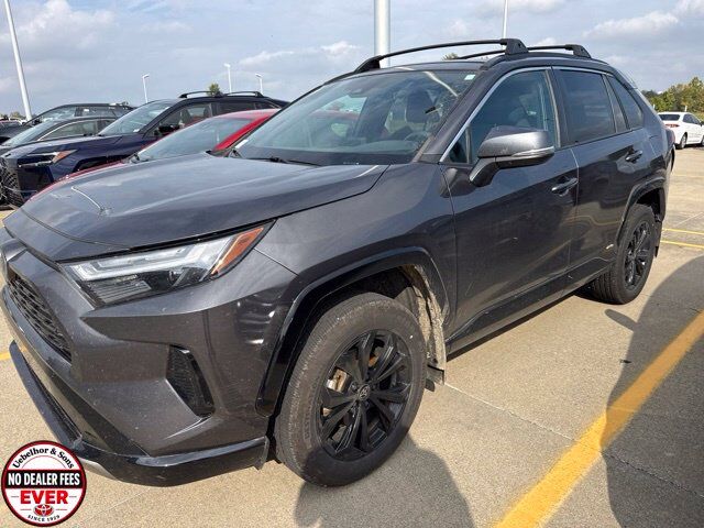 2022 Toyota RAV4 SE