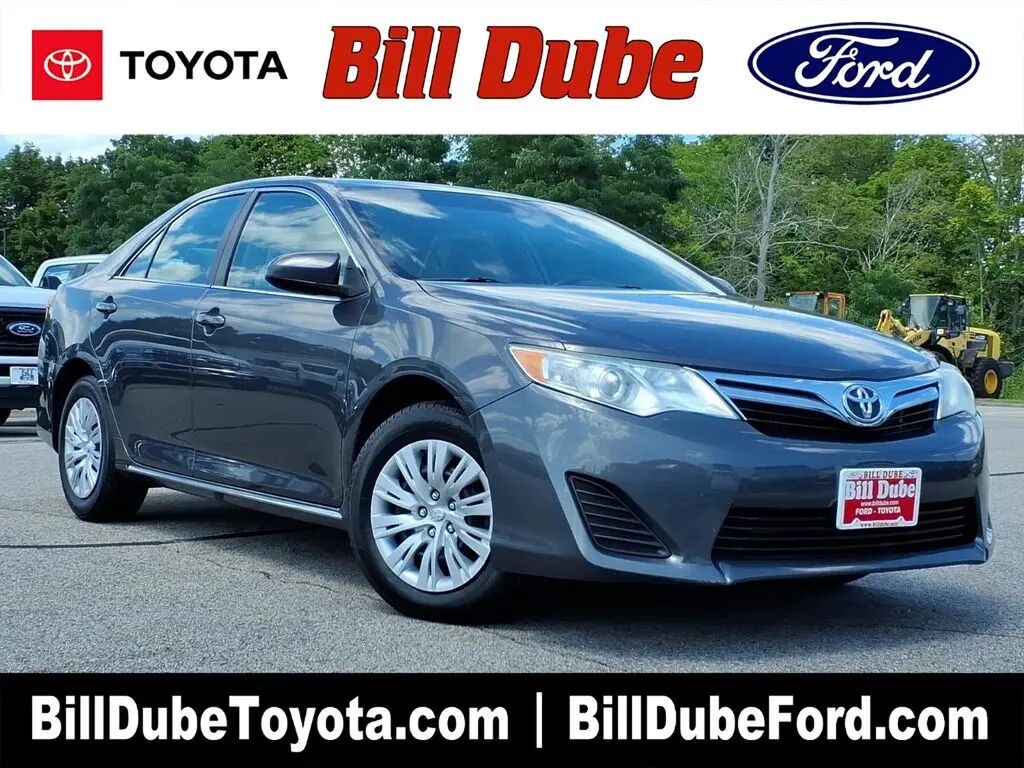 2013 Toyota Camry LE — photo 1 of 14