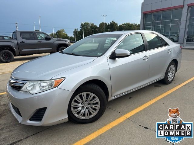 2013 Toyota Camry LE — photo 1 of 13
