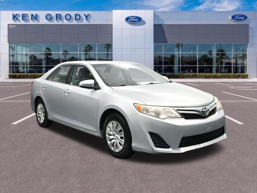 2014 Toyota Camry LE — photo 1 of 53