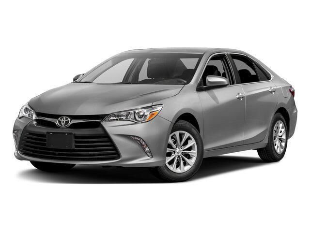 2016 Toyota Camry XLE — photo 1 of 13