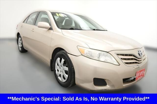 2010 Toyota Camry LE — photo 1 of 14