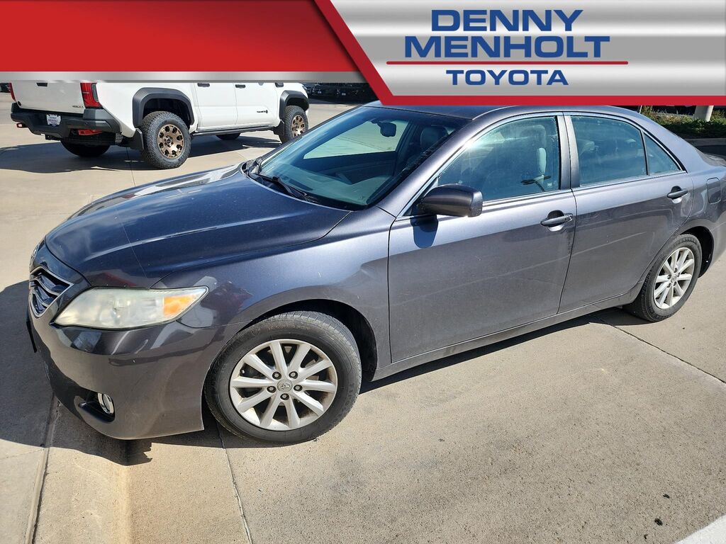 2011 Toyota Camry SE — photo 1 of 4