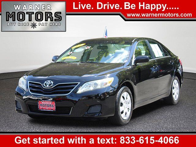 2011 Toyota Camry LE — photo 1 of 2