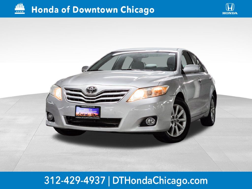 2011 Toyota Camry XLE — photo 1 of 4