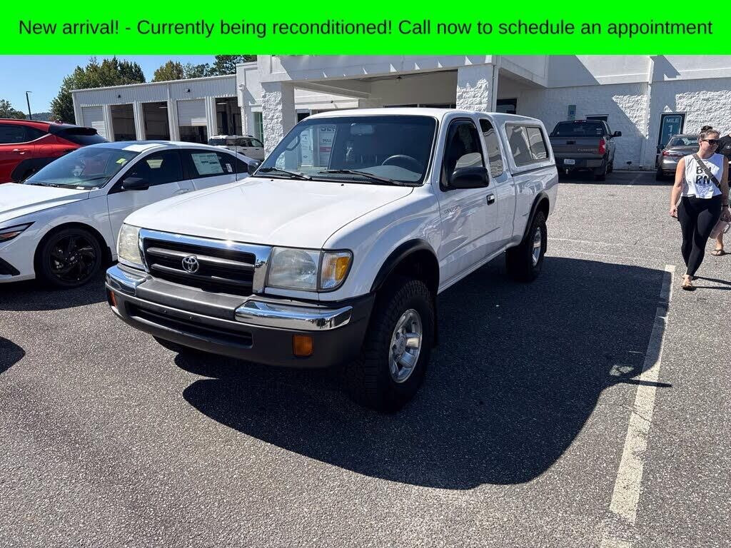 1999 Toyota Tacoma SR5 V6 — photo 1 of 1