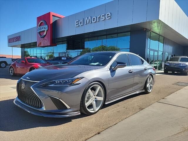 2019 Lexus ES 300h Luxury