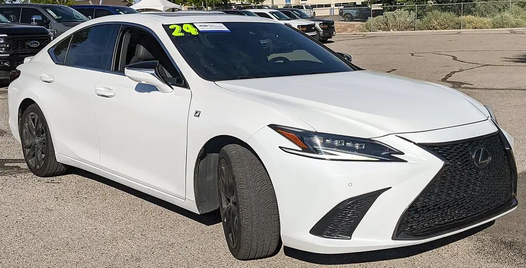 2024 Lexus ES 300h F SPORT Handling — photo 1 of 13