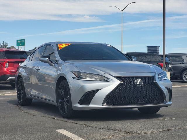 2024 Lexus ES 300h F SPORT Design