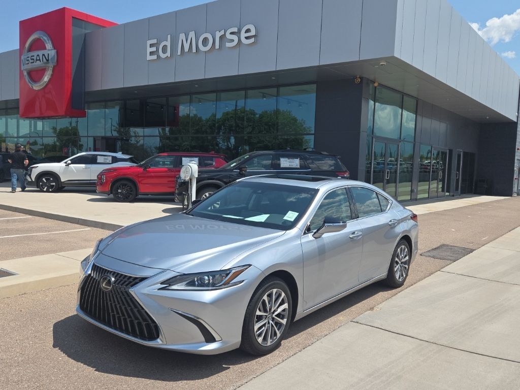 2024 Lexus ES 350 — photo 1 of 13