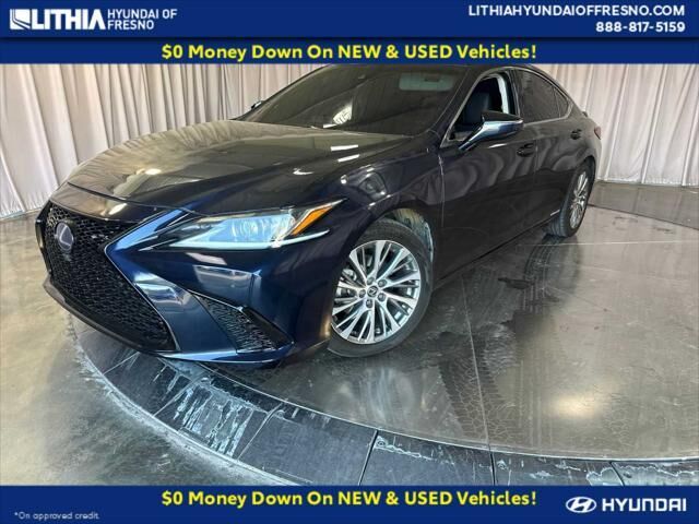 2020 Lexus ES 300h Base — photo 1 of 13