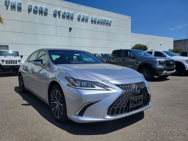 2025 Lexus ES 300h Base — photo 1 of 24