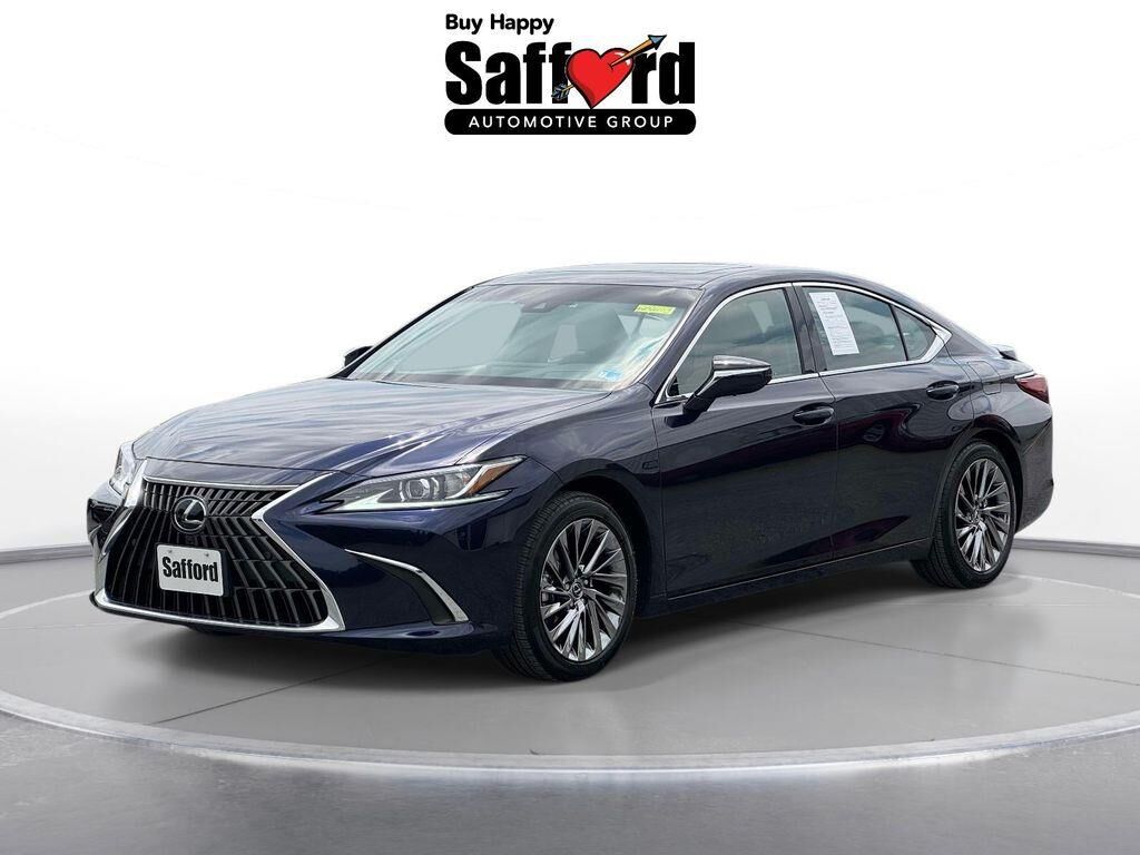 2025 Lexus ES 300h Luxury — photo 1 of 26