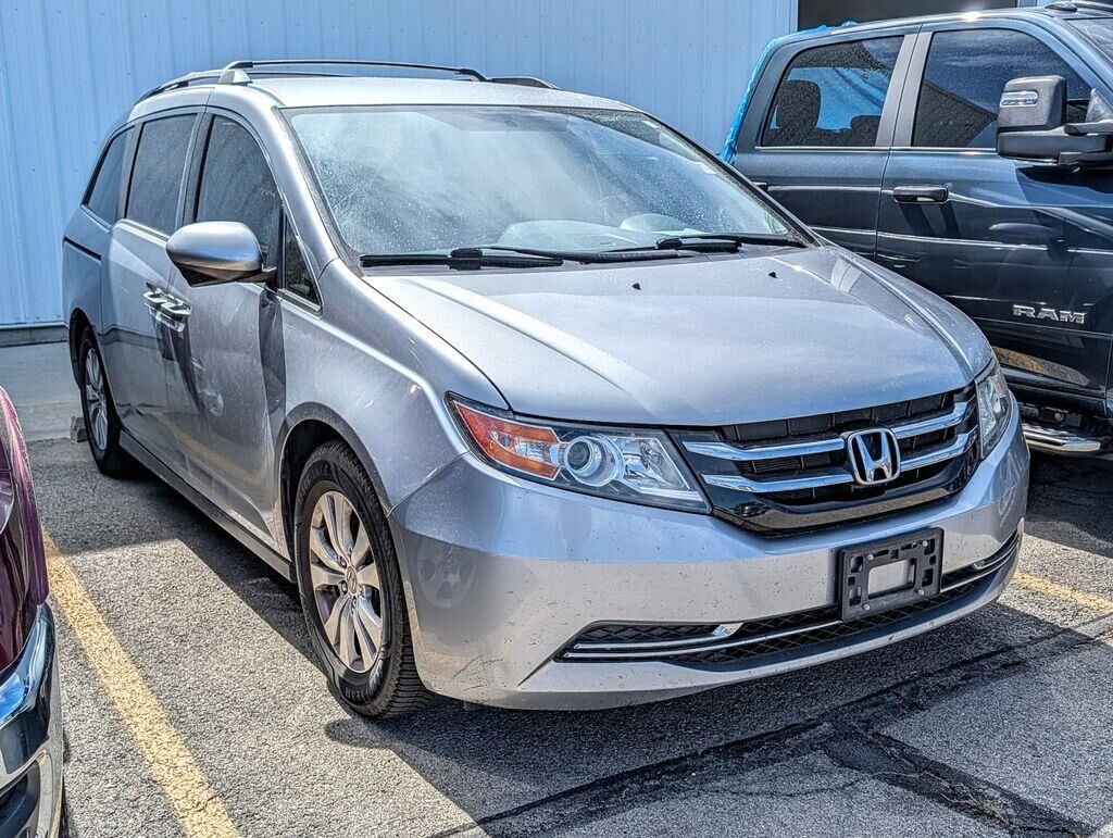 2016 Honda Odyssey SE — photo 1 of 6