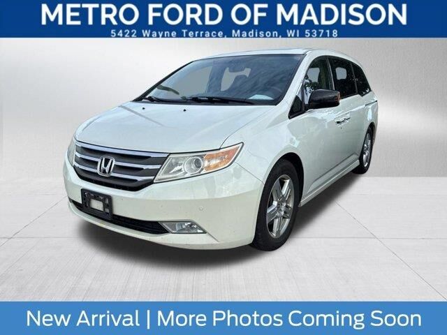 2012 Honda Odyssey Touring — photo 1 of 13