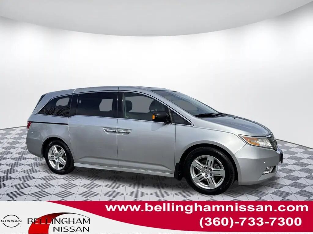 2011 Honda Odyssey Touring — photo 1 of 13