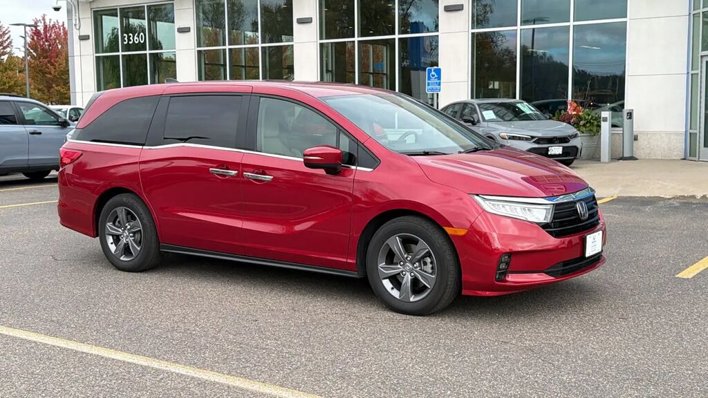2024 Honda Odyssey EX — photo 1 of 13