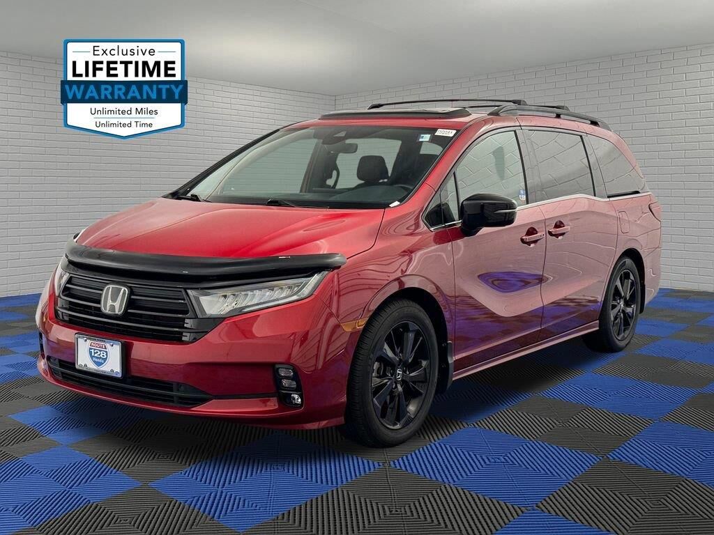 2023 Honda Odyssey Sport — photo 1 of 13