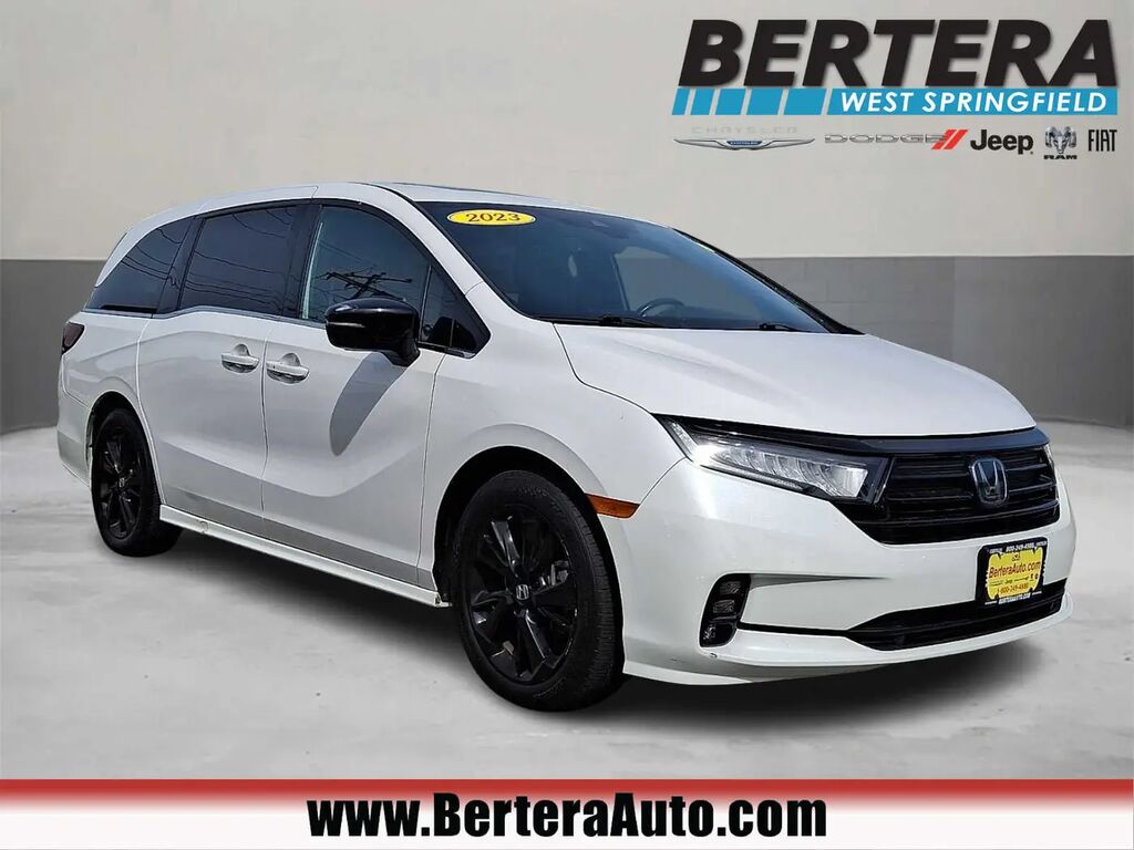 2023 Honda Odyssey Sport — photo 1 of 13