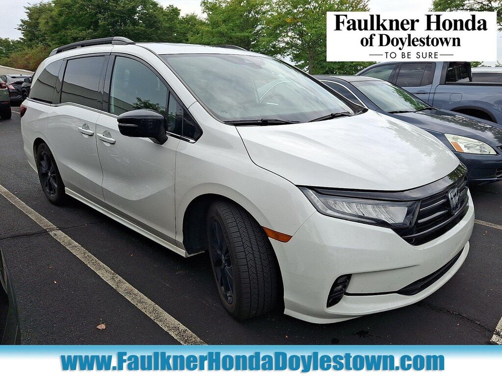 2023 Honda Odyssey Sport — photo 1 of 10