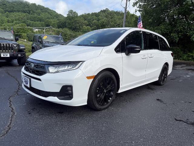 2025 Honda Odyssey Sport-L — photo 1 of 13