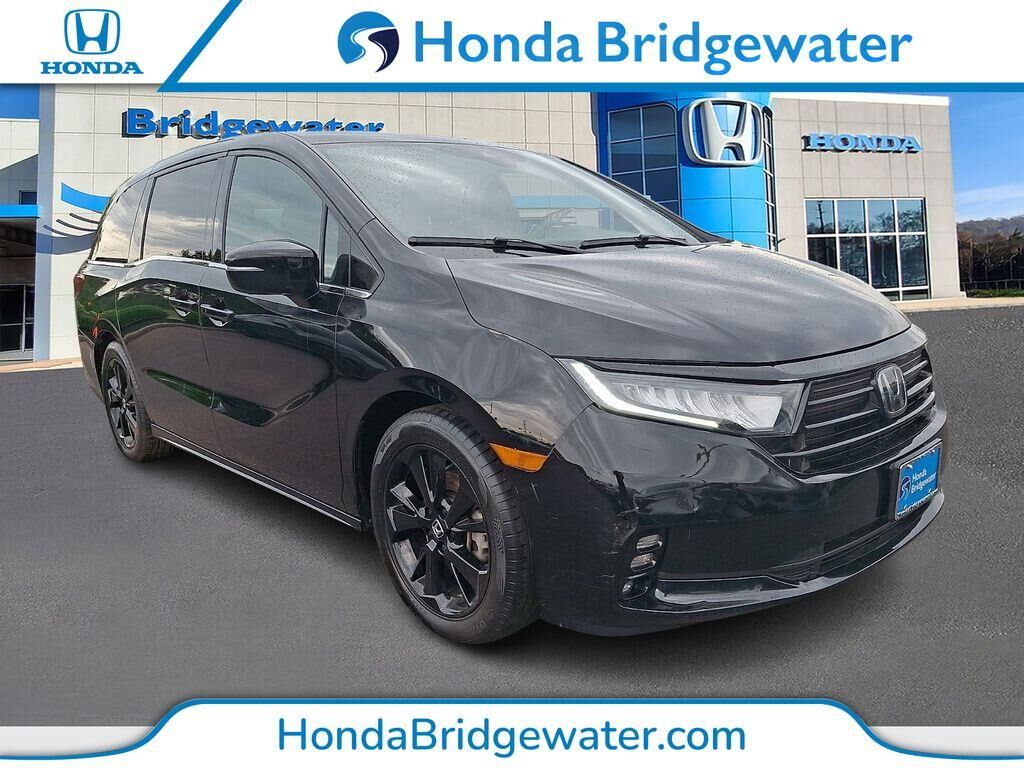 2023 Honda Odyssey Sport — photo 1 of 13