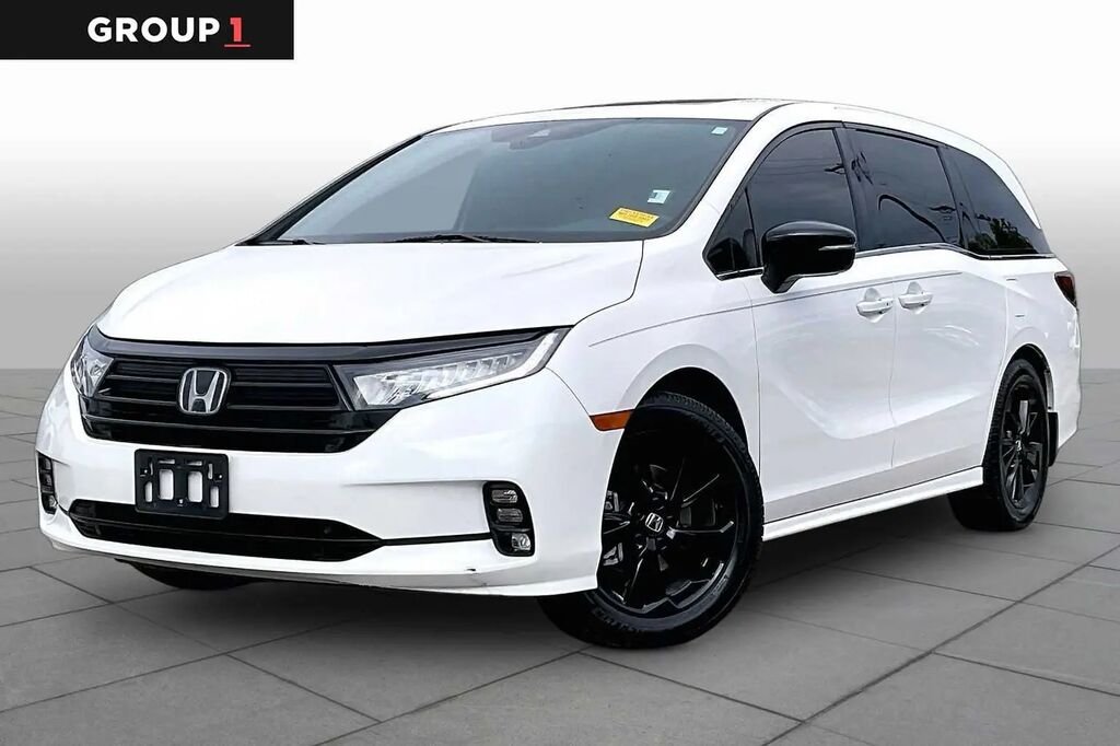 2024 Honda Odyssey Sport — photo 1 of 13