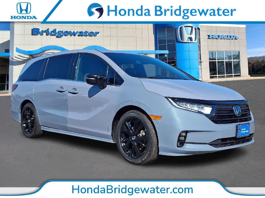 2023 Honda Odyssey Sport — photo 1 of 13