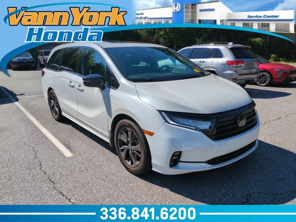 2024 Honda Odyssey Sport — photo 1 of 13