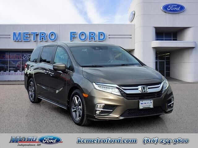 2018 Honda Odyssey Touring — photo 1 of 8